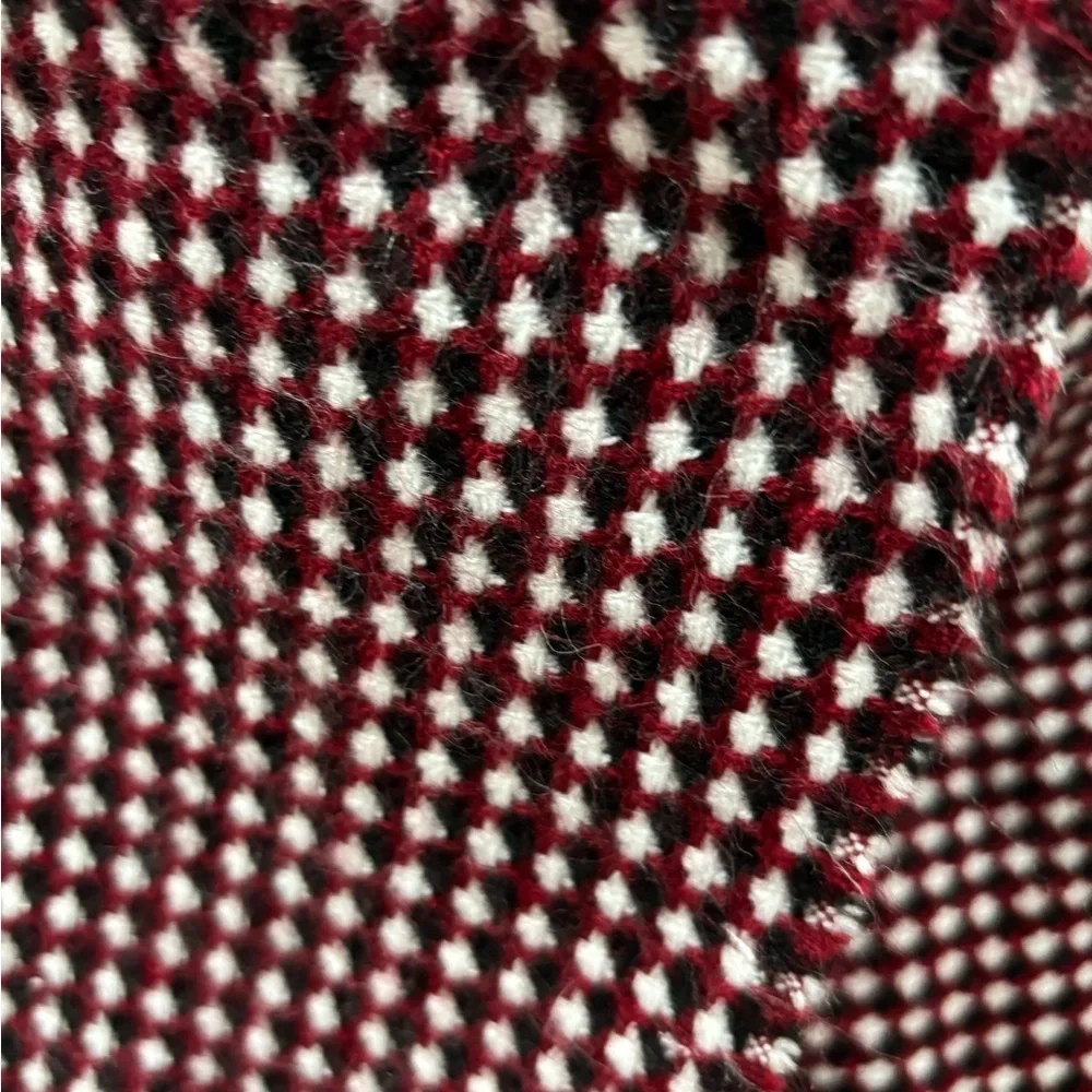 Stylish Black Red and White Houndstooth Pashmina Scarf NWOT